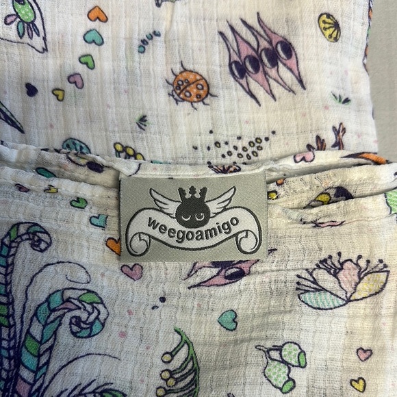 Weegoamigo LIKE NEW - Muslin cotton swaddle blanket. - Picture 2 of 3